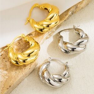 18k plated twisted earrings in yellow or white gold